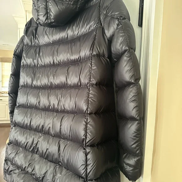 Moncler Suyen Hooded Down Parka - Picture 4 of 8